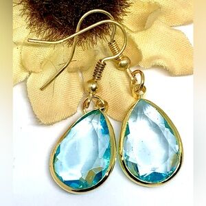 Aqua Blue Faceted Acrylic Teardrop Gold Tone Simple Classic Dangle Earrings NWT